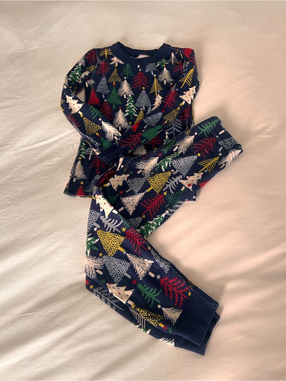 Hanna Andersson Twinkly Trees in Navy size 110/5T